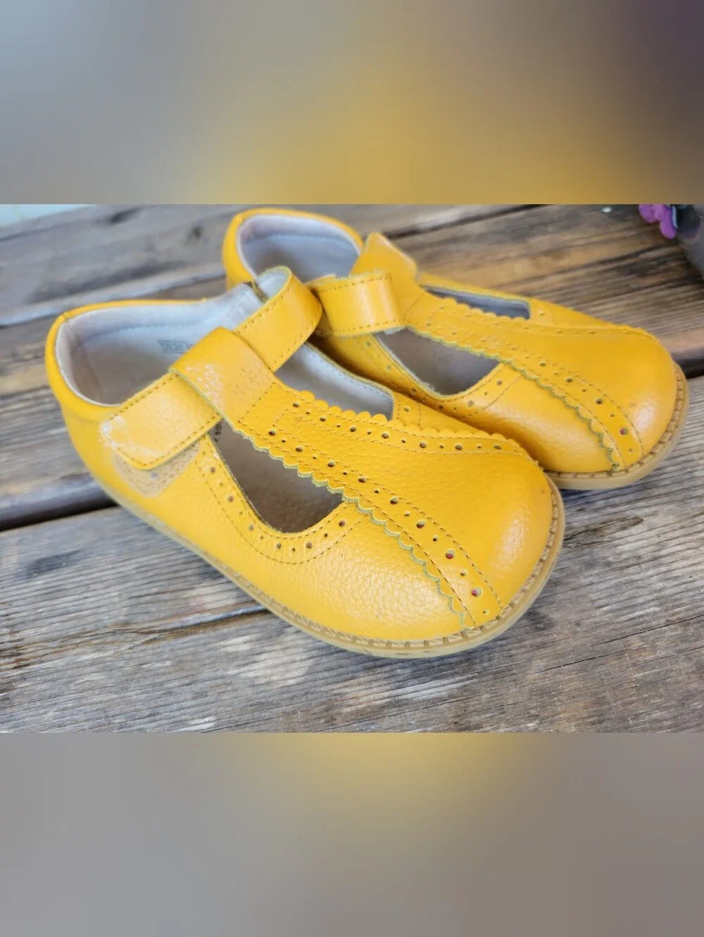 LIVIE + LUCA / JOYFUL LITTLE SOLES SZ 11C VGUC  MUSTARD velcro scallop Shoes